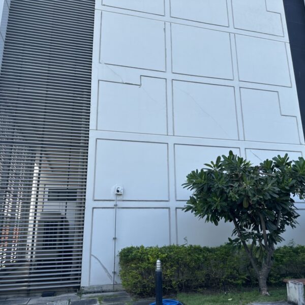ซ่อมแซมน้ำรั่วซึมผนังอาคาร