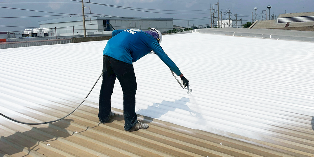 พ่นสีสะท้อนความร้อน