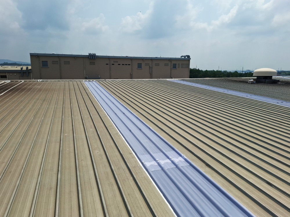 เปลี่ยนแผ่นskylight (10)